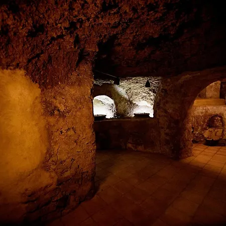 Turisticos La Bodegueta * ウティエル